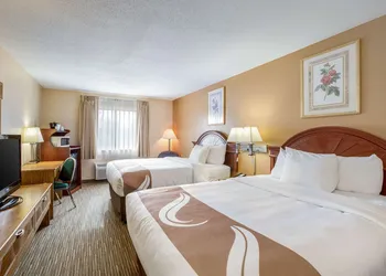 Quality Inn - Storm Lake hotel thumbnail 7