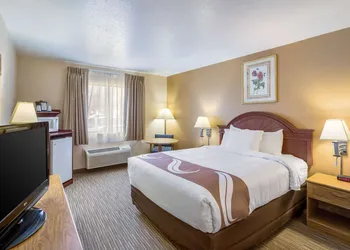 Quality Inn - Storm Lake hotel thumbnail 8