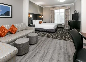 Wingate by Wyndham Dallas Love Field hotel thumbnail 3