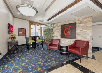 Red Roof Inn & Suites Macon hotel thumbnail 2