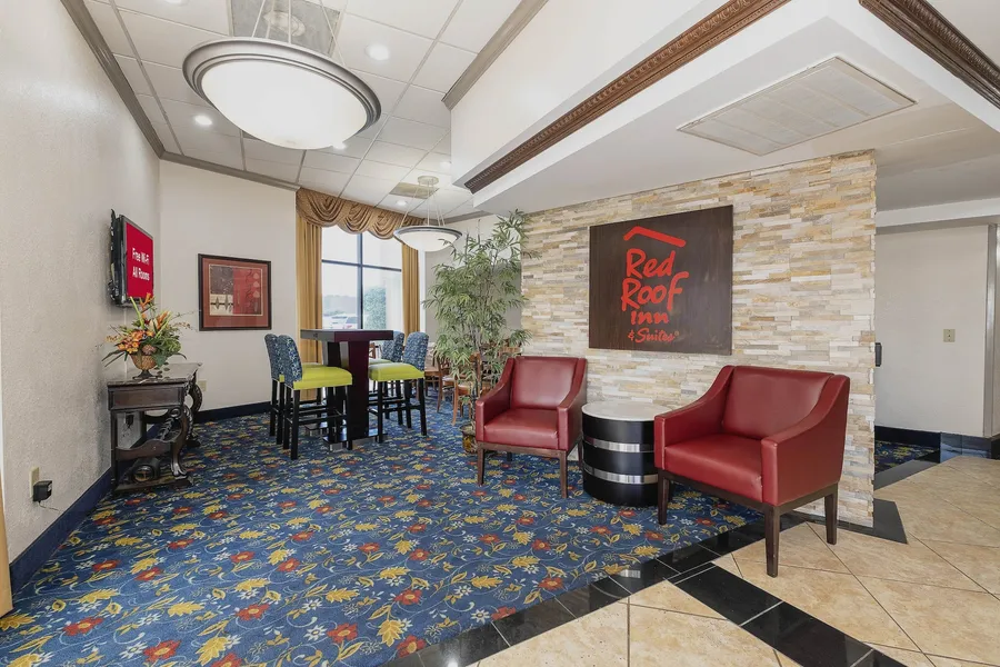 Red Roof Inn & Suites Macon hotel detail image 2