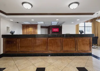 Red Roof Inn & Suites Macon hotel thumbnail 4