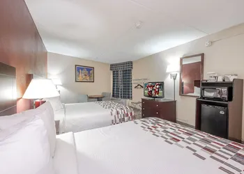 Red Roof Inn & Suites Macon hotel thumbnail 5
