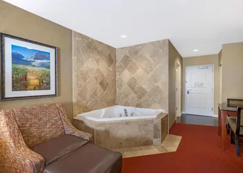 Best Western Plus Canyon Pines hotel thumbnail 8