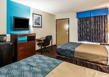 Economy Inn hotel thumbnail 4