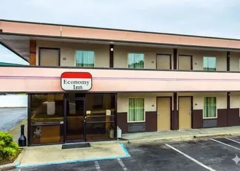 Economy Inn hotel thumbnail 6