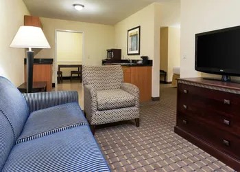 Holiday Inn Express & Suites Allentown West by IHG hotel thumbnail 6