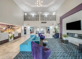 La Quinta Inn & Suites by Wyndham PCB Pier Park area hotel thumbnail 2