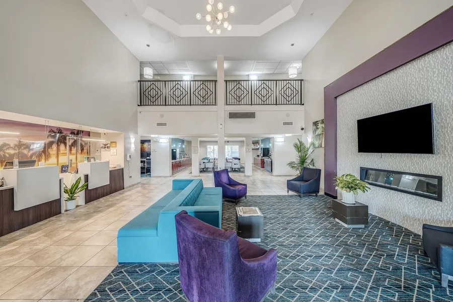 La Quinta Inn & Suites by Wyndham PCB Pier Park area hotel detail image 2