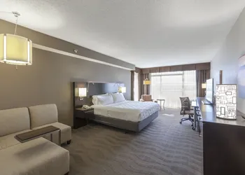 Holiday Inn Austin Midtown by IHG hotel thumbnail 6