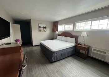 Days Inn by Wyndham Chico hotel thumbnail 6