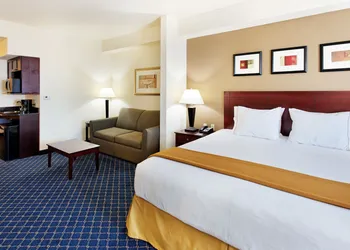 Holiday Inn Express Hotel & Suites Cookeville by IHG hotel thumbnail 4