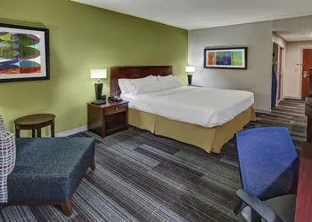 Holiday Inn Express Hotel & Suites Cookeville by IHG hotel thumbnail 8