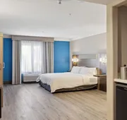 Holiday Inn Express Hotel & Suites Vacaville by IHG hotel detail image 4