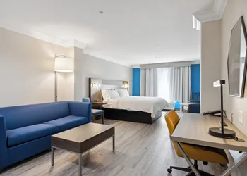 Holiday Inn Express Hotel & Suites Vacaville by IHG hotel thumbnail 6