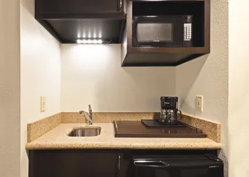 Holiday Inn Express Hotel & Suites Colby by IHG hotel thumbnail 7