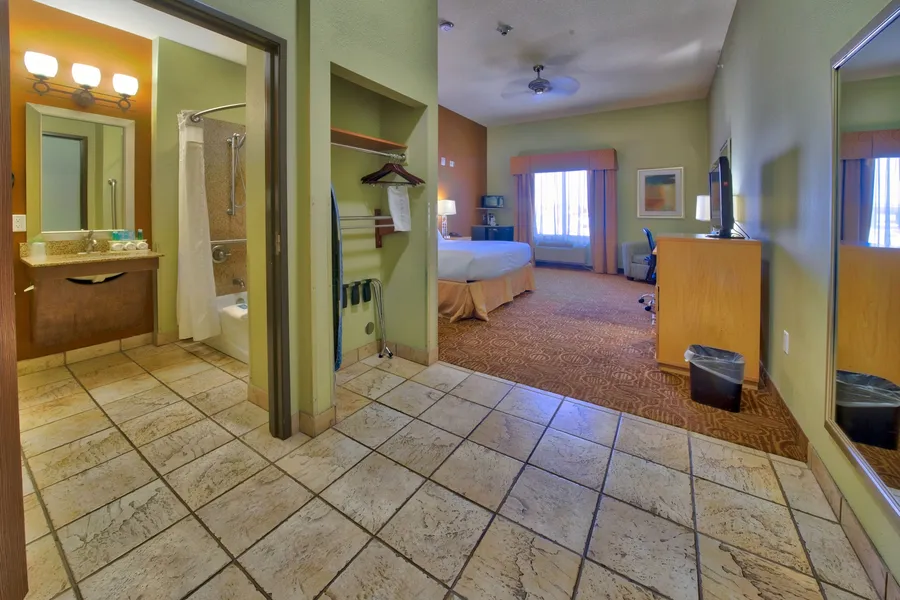 Holiday Inn Express Hotel Suites Lubbock Southwest-Wolfforth by IHG hotel detail image 2