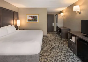 Ramada Plaza by Wyndham Portland hotel thumbnail 8