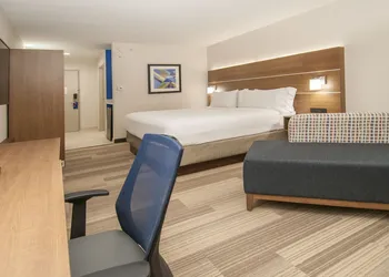 Holiday Inn Express & Suites Plano West - Frisco by IHG hotel thumbnail 4