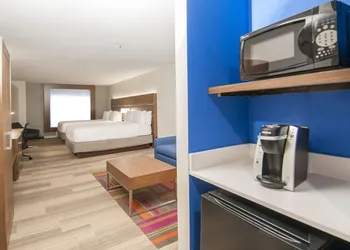 Holiday Inn Express & Suites Plano West - Frisco by IHG hotel thumbnail 5