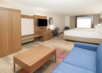 Holiday Inn Express & Suites Plano West - Frisco by IHG hotel thumbnail 8