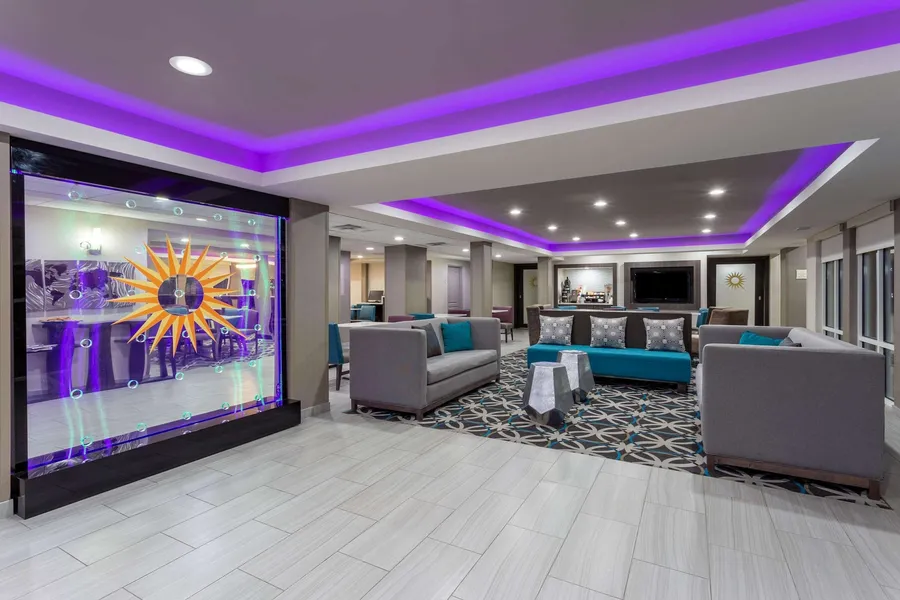 La Quinta Inn & Suites by Wyndham Effingham hotel detail image 2