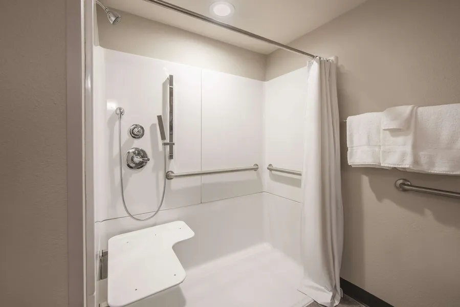La Quinta Inn & Suites by Wyndham Effingham hotel detail image 6