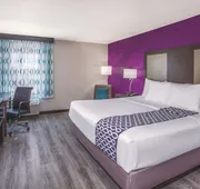 La Quinta Inn & Suites by Wyndham Effingham hotel detail image 7