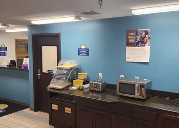 Days Inn by Wyndham Austin hotel thumbnail 3