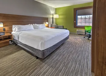 Holiday Inn Express & Suites Crossville by IHG hotel thumbnail 5