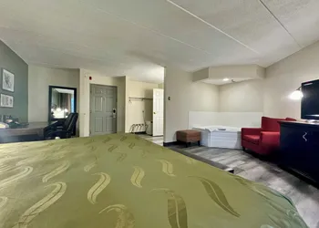 Quality Inn & Suites Alexandria hotel thumbnail 3