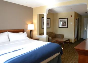 Holiday Inn Express Biddeford by IHG hotel thumbnail 4