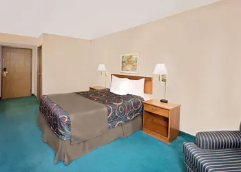 Days Inn by Wyndham Boonville hotel thumbnail 5