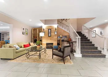 Country Inn & Suites by Radisson, Macon North, GA hotel thumbnail 2