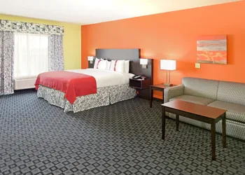 Holiday Inn Garland by IHG hotel thumbnail 3
