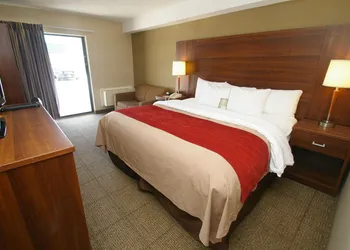 Comfort Inn hotel thumbnail 8