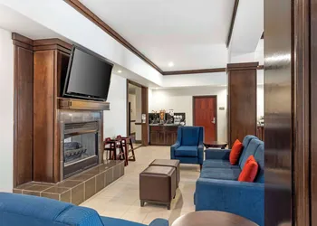 Comfort Inn & Suites Mexia hotel thumbnail 3