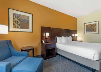 Comfort Inn & Suites Mexia hotel thumbnail 5