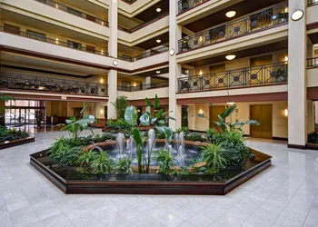 Embassy Suites by Hilton Lexington/UK Coldstream hotel thumbnail 2