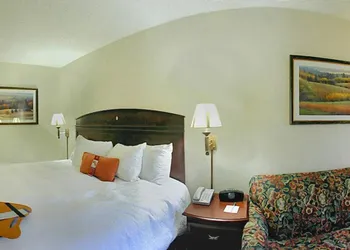 Hampton Inn Dalton hotel thumbnail 8