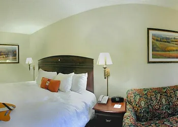 Hampton Inn Dalton hotel thumbnail 8