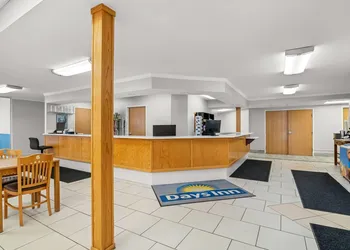 Days Inn by Wyndham Imlay City hotel thumbnail 2
