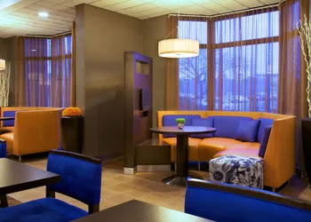 Courtyard by Marriott Bloomington hotel thumbnail 2