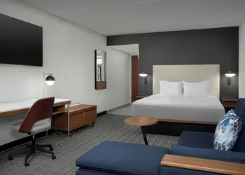 Courtyard by Marriott Bloomington hotel thumbnail 6
