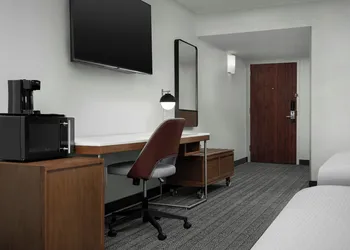 Courtyard by Marriott Bloomington hotel thumbnail 7
