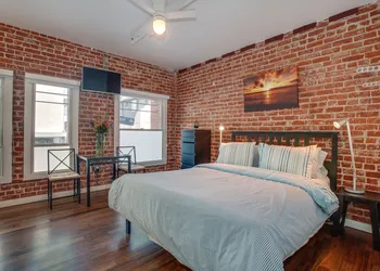 Venice Breeze Suites hotel thumbnail 4