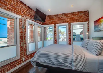 Venice Breeze Suites hotel thumbnail 7