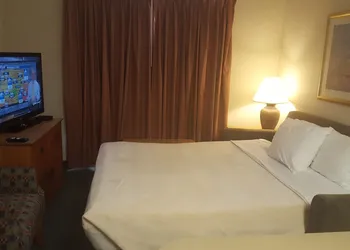 Baymont by Wyndham Wichita East hotel thumbnail 6