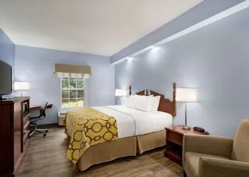 Baymont by Wyndham Henderson Oxford hotel thumbnail 5