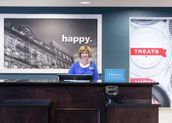 Hampton Inn & Suites Rochester-North hotel thumbnail 2